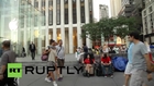 USA: Couples are PAID to queue for Apple IPhone6 weeks in advance