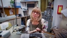 Sans mains, Annette Gabbedey réalise des bijoux de haute joaillerie
