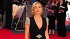 Kate Winslet Refuses to Sign Her Naked Photo